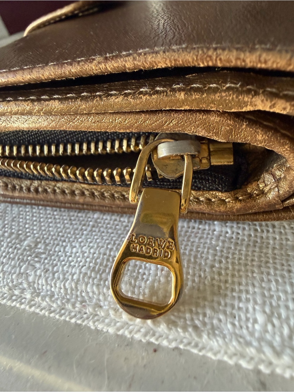 Loewe Metallic Gold Leather Compact Card & Key Holder - Picture 2 of 4